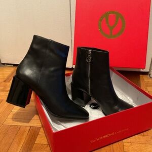 Wishbone black leather boots